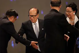 豪掷90亿“抄底”恒大，94岁李嘉诚再度出手，透露出什么信号？图片