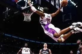 NBA那些“先人起跳，后人落地”的变态滞空大神图片