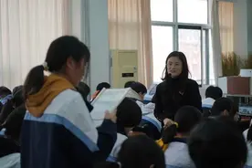 潍坊中学与潍坊十中共同举行初高贯通语文学科教研活动图片