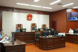 河南潢川：强奸罪、贩卖毒品罪……一起13人涉恶案件开庭审理图片