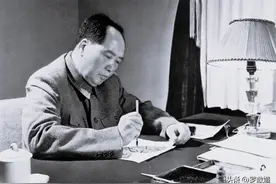 老同学请毛主席给母校题名，主席先后5次拒绝：我提不起心情图片