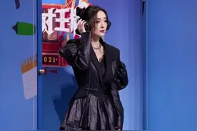 曾经被你嫌弃的“黑丝”，今年半个时尚圈都在穿，意外的时髦高级图片