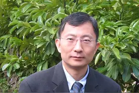 中国“神童”高华健，放弃中国国籍加入美国，今成美国最痛恨的人图片