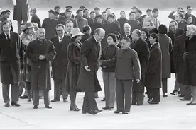 尼克松访华，他问毛主席有何特长，伟人回答五个字让他肃然起敬。图片