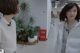 给母校捐2000万，没被邀请讲过课，papi酱：他们打心底里瞧不起我图片