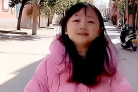 "袖珍美女"杨萍：30岁的年纪，10岁的容颜，19年嫁"袖珍"老公图片