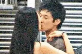 看看零几年“章子怡与霍启山”街头“大尺度”亲密时刻！图片