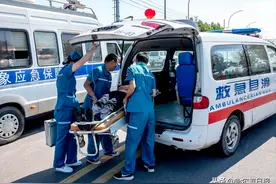 “救护车”转运病人半路加价，从宝鸡到西安往返都要多收钱！西安急救中心：建议报警！图片