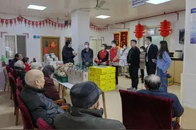 大地保险江苏分公司组织开展“爱在人间 温暖心田”志愿者活动图片