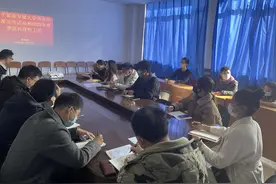 四川省绵阳市涪城区人武部：开展高校征兵宣传，畅通应届学子从军就业路图片