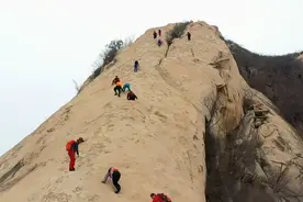 这到底是徒步还是攀岩？我冒死为你带回了这篇文章图片