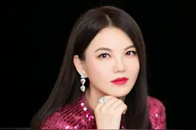 李湘：情断大学初恋，两段婚姻皆成空，她的强势未必是好事图片