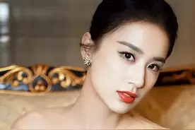 “好命富婆”黄圣依：一年零花钱2亿，却在杨子面前完全插不上话图片