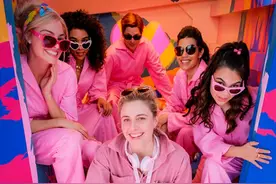 这些“疯”美人，明明就不是演的图片