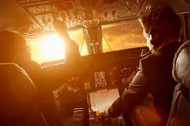 格局小了: 美政府否认! 美前情报官: 已找到外星飞船和非人类飞行员图片