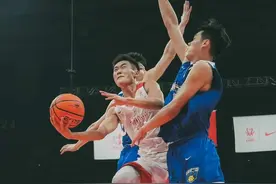 一生仅一次的耐高篮球联赛，这群乌鲁木齐小伙子站上去了图片