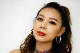 钟丽淇罕聊与梁荣忠八年感情，称已不怨恨对方，男方守诺至今未婚图片