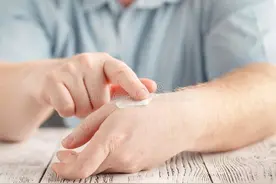 皮肤科的法宝：维A酸乳膏到底有多万能？图片