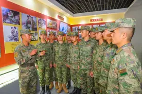 当兵去武警部队好吗？图片
