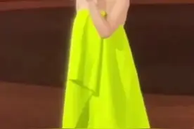 53岁奶茶妹妹刘若英，2023演唱会服装造型被吐槽，得罪造型师了吗图片