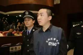 取款机多吐17万，男子被判无期，法庭上：银行失误凭什么判我无期图片