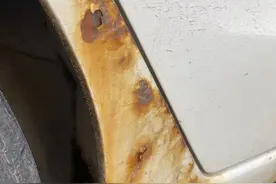 长安汽车车身多处鼓包生锈，沈阳车主苦不堪言！最终……图片