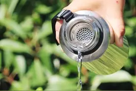 请千万不要用保温杯泡普洱茶，不然你真的会不想再喝了图片