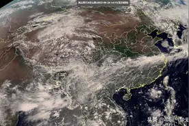 极端！闪电风暴夜袭江苏，南京雨强破记录！网友：梅雨要结束了？图片