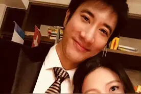 周杰伦取关王力宏后，又发动态太直接，曾公开调侃对方绯闻女友图片