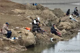 贵阳市的饮水水源地 非法钓鱼露营 卫生状况堪忧图片