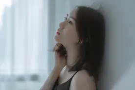 36岁男子背叛瘫痪妻子，和女同学发生关系求原谅，妻子：我成全你图片