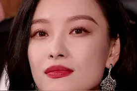 星光大赏明星怼脸图：唐嫣苹果肌抢镜，金晨嘴歪，迪丽热巴妆太浓图片