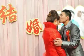 春节后农村出现大量不良风气，年轻人表面豪车好烟，背后隐患显现图片