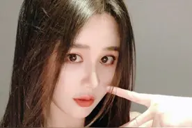 周芷若小昭网红脸？王晶反驳：云千千清纯可人，邱意浓媚在骨子里图片