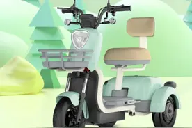 4000元买电动小三轮，雅迪和宗申谁更值得买？2款新车对比告诉你图片