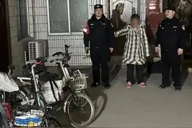 “拾的！拾的！这4辆车都是俺拾的……”凌晨出门的葛大妈，你可真“刑”！图片