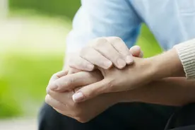 故事：老公出事后，她才知道，谁才是亲人图片