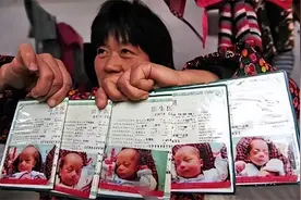 2015年山东女子舍命产5胞胎，最小有鸡蛋大小，生产过程一波三折图片