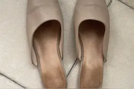 鞋子有小毛病不用丢，学别人的方法，焕然一新超简单图片