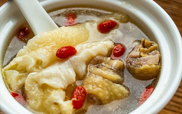 女生吃花胶 2026年女生吃花胶有什么好处