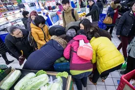 疫情反复，建议囤物资时“5多买，4少买”，不浪费钱，生活有保障图片