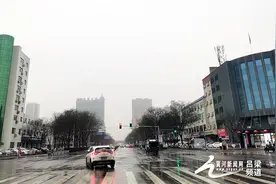 吕梁迎来大雾雨雪天气 部分高速入口管制图片