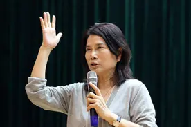 董明珠问员工为啥不住公司房子？小伙：轮不到我，听完脸都变了图片