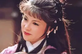 同样饰演黄蓉，有人美若天仙，有人古灵精怪，有人靠大胸博眼球图片