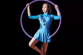 2017年，中国七旬老太参加美国节目秀钢管舞，称会跳到跳不动为止图片