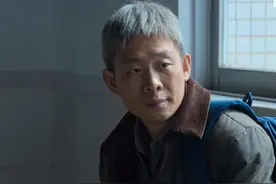 张译：娶二婚带娃的钱琳琳，对继子视如己出，妻子是他的幸运女神图片