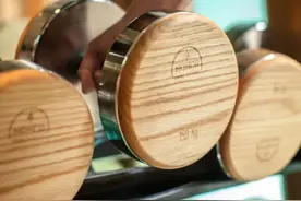 简单易懂！NOHrD推荐11个超赞的哑铃动作，涉及全身肌肉图片