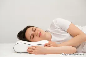 用头做做“米”字操，把枕头摆对位置，让你的颈椎再也不难受图片