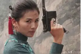 女匪首“一枝花”，看上了英俊营长，岂料是剿匪司令来卧底图片