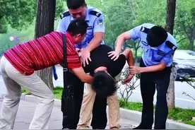 当你的家门口出现这些神秘符号时，可要警惕当心了，赶紧擦掉哦图片